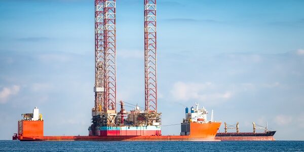 Semi-submersible oil rig vessel